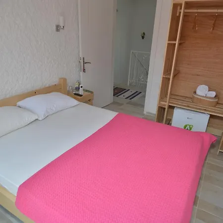 Chakra Boutique Hotel *