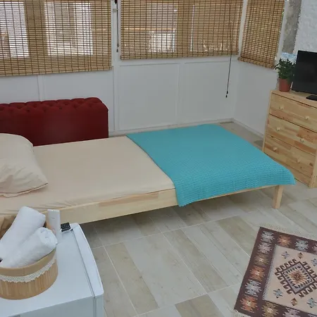 Chakra Boutique Hotel *